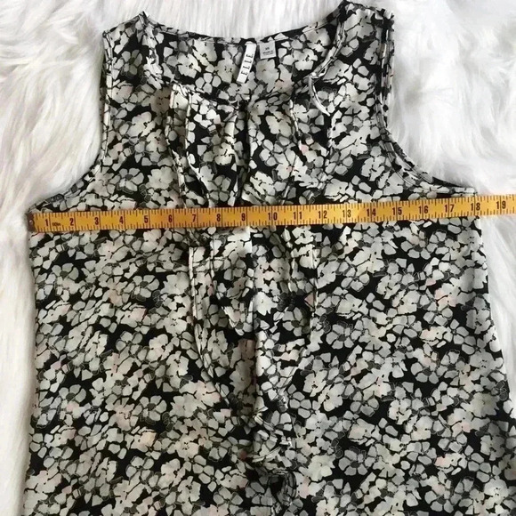 Elle Pink White & Black Floral Ruffle Tank - Picture 2 of 6